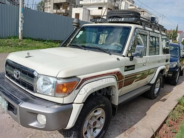 Toyota Land Cruiser 2020 White
