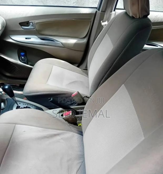 Toyota Avanza 2013 Silver