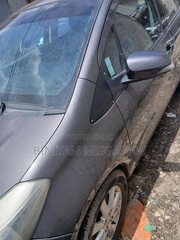 Toyota Yaris 2012 Gray