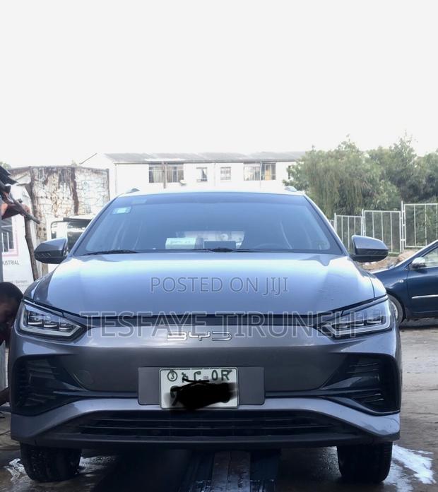 BYD E2 43 kWh 94 hp FWD 2025 Gray