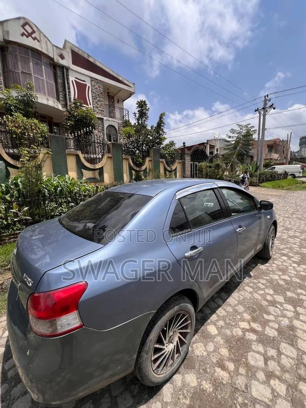 Toyota Belta 2007 Gray