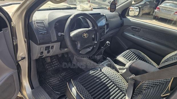 Toyota Hilux 2008 Gold