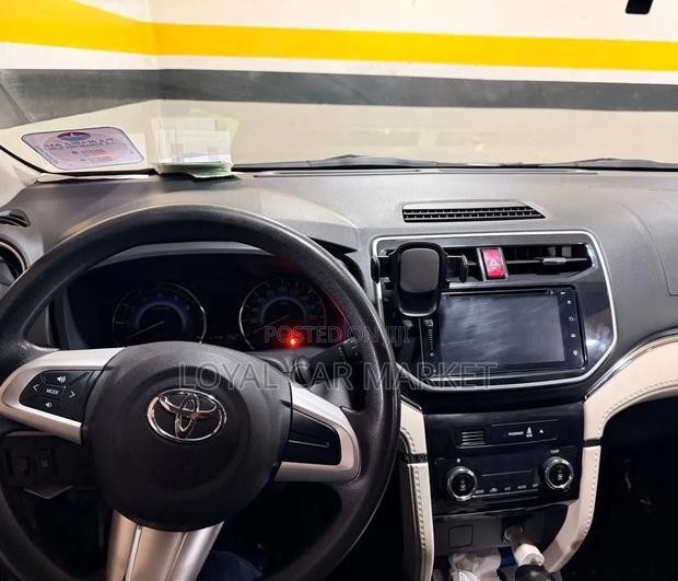 Toyota Rush 2021 Gray