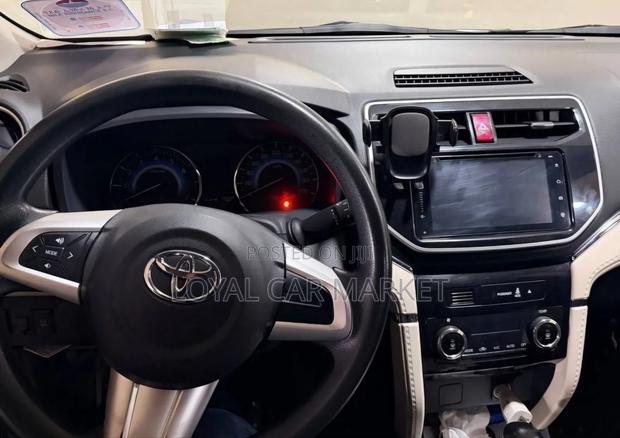 Toyota Rush 2021 Gray