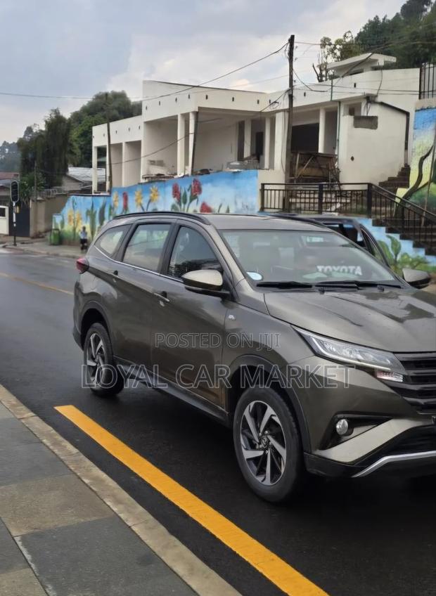 Toyota Rush 2022 Gray