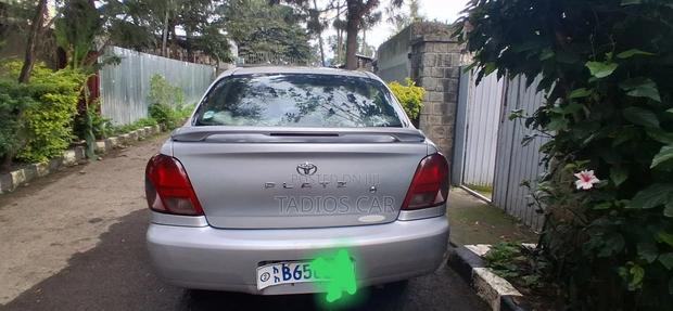 Toyota Platz 2001 Silver