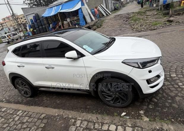 Hyundai Tucson 2019 White