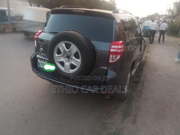 Toyota RAV4 2010 Black