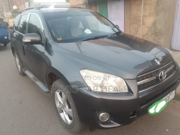 Toyota RAV4 2010 Black