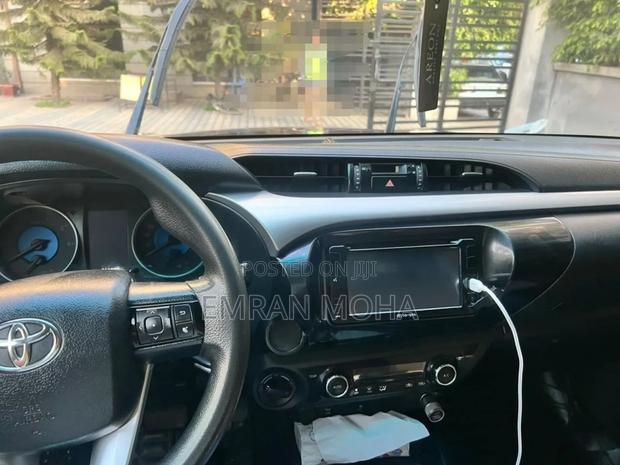 Toyota Hilux 2017 Gray