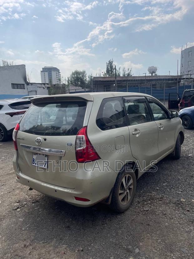 Toyota Avanza 2016 Gold