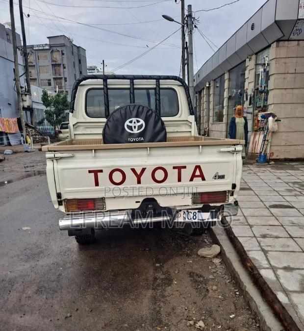 Toyota Land Cruiser 2016