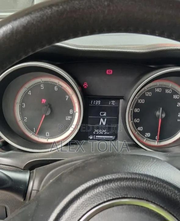 Suzuki Swift 2022 White