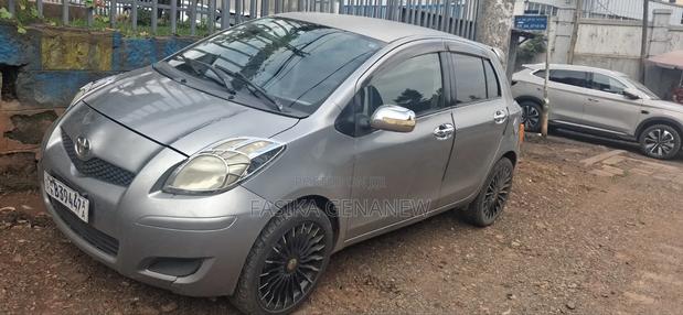 New Toyota Yaris 2010 Gray