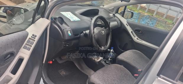 New Toyota Yaris 2010 Gray