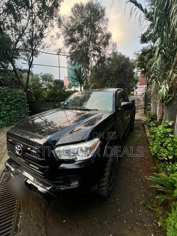 Toyota Tacoma 2017 Black