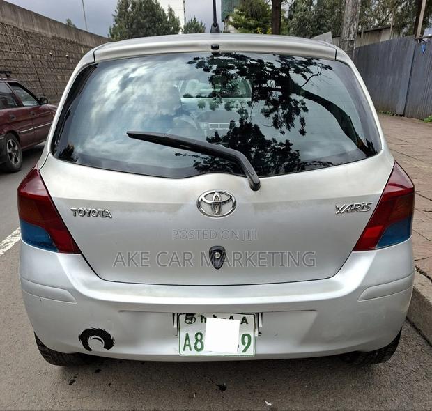 Toyota Yaris 2009 Silver