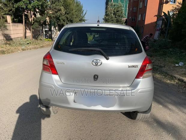 Toyota Yaris 2010 Silver
