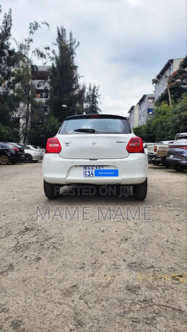 Suzuki Swift 2022 White
