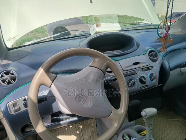 Toyota Belta 2000 Gold