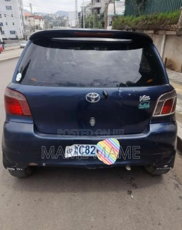 Toyota Vitz 2001 Blue