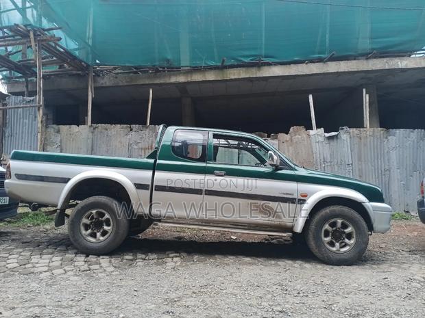 Mitsubishi L200 2000