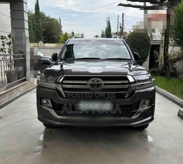 Toyota Land Cruiser 2020 Gray