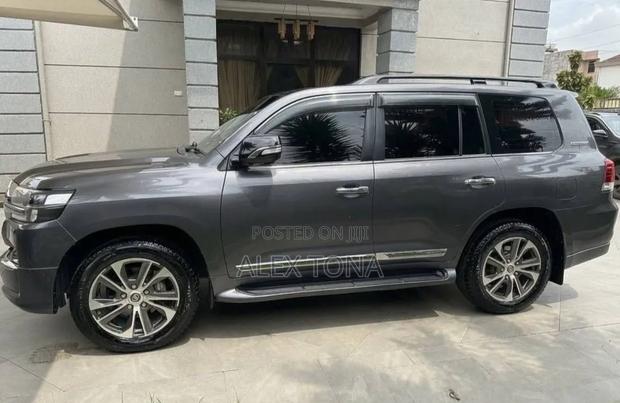 Toyota Land Cruiser 2020 Gray