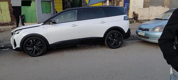 Peugeot 5008 2021 White