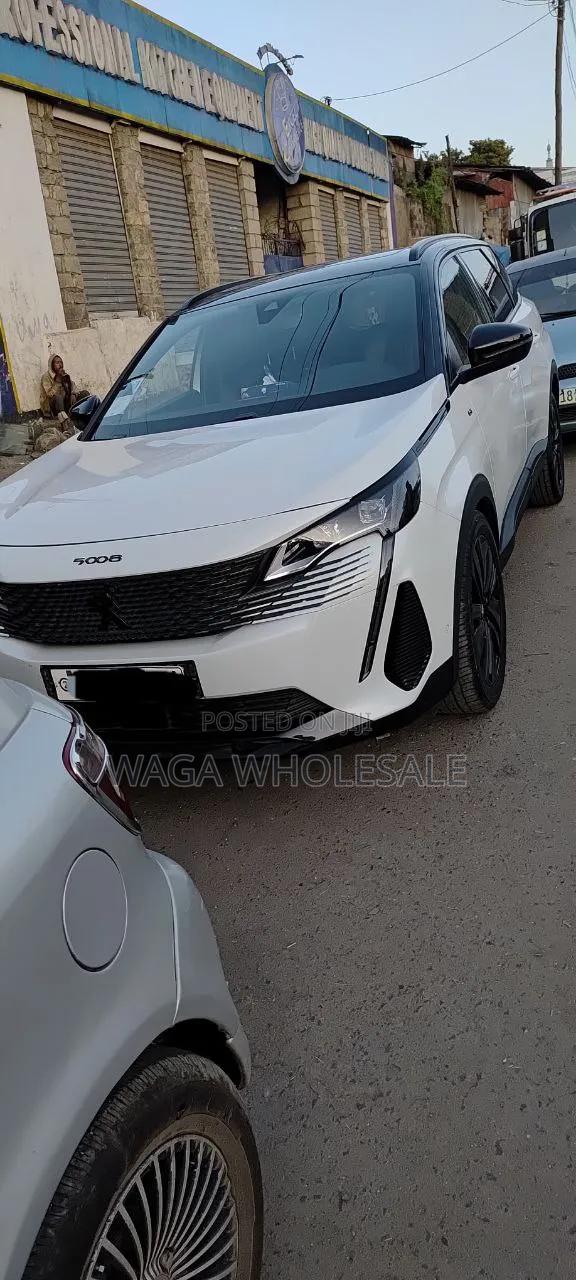 Peugeot 5008 2021 White