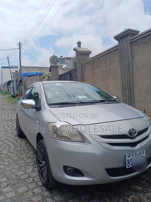 Toyota Yaris 2010 Silver