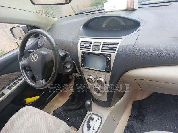 Toyota Yaris 2010 Silver