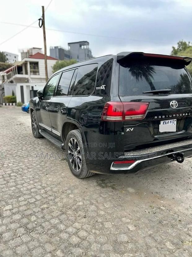 Toyota Land Cruiser 2012 Black