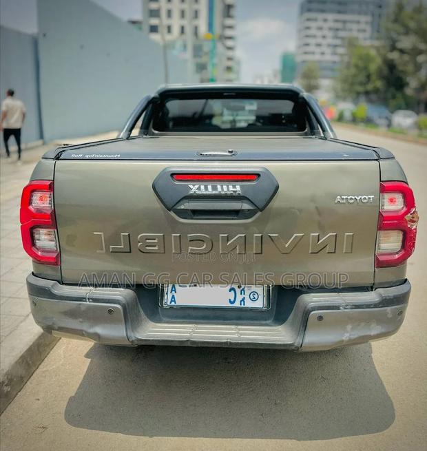 Toyota Hilux 2021 Green