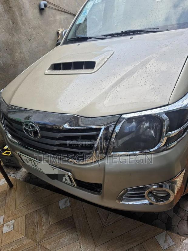 Toyota Hilux 2015