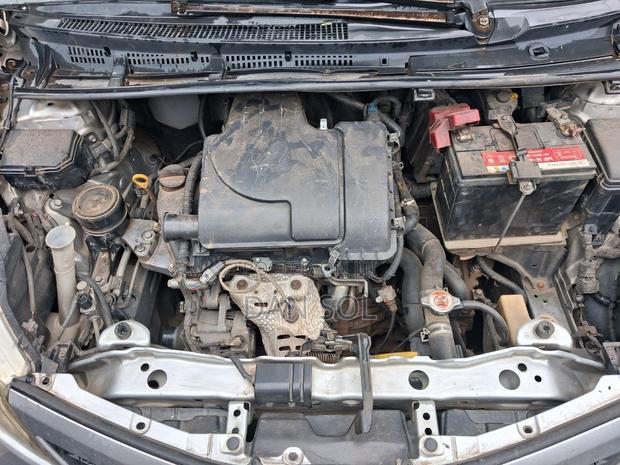 Toyota Yaris 2011 Silver
