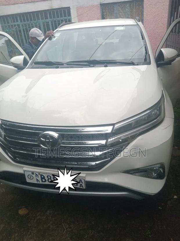 Toyota Rush 2021 White