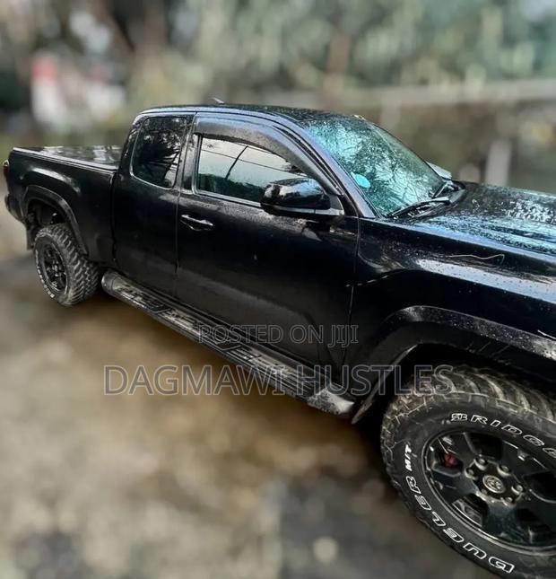 Toyota Tacoma 2017 Black