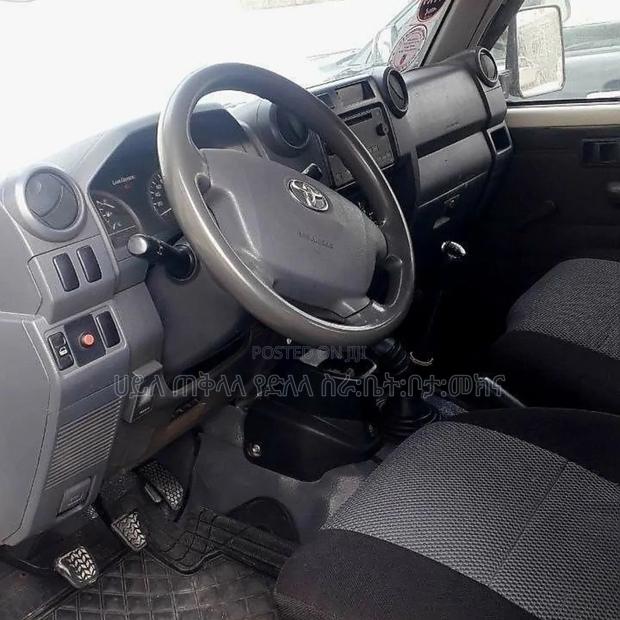Toyota Land Cruiser 2018 Off white