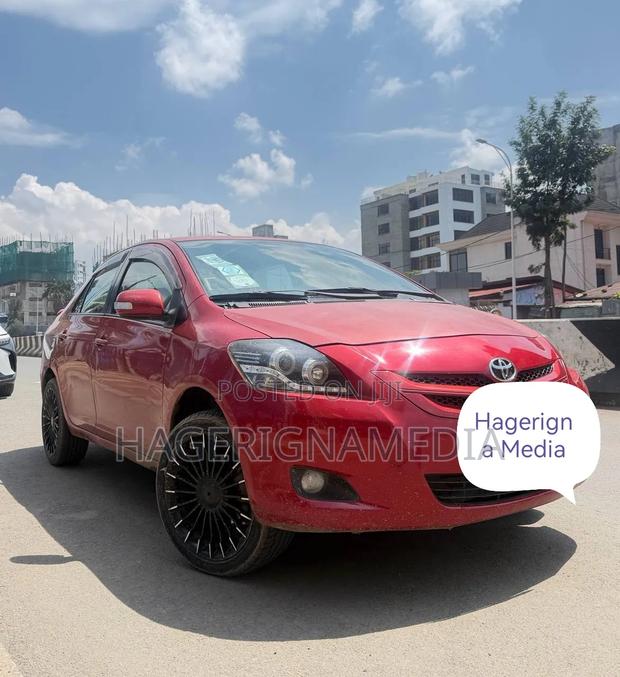 Toyota Yaris 2010 Red