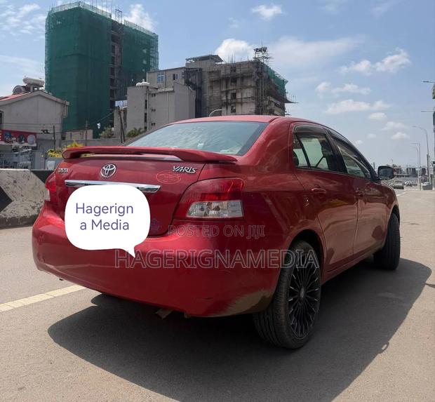Toyota Yaris 2010 Red