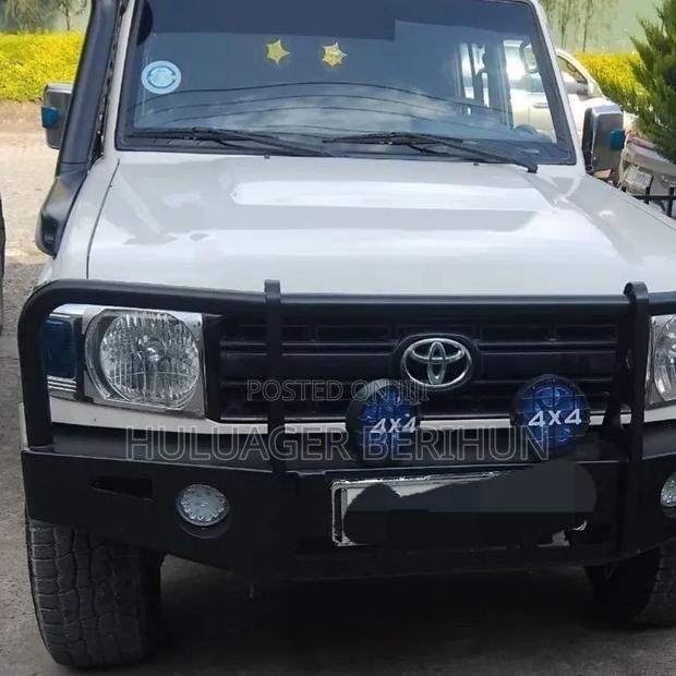 Toyota Land Cruiser 2018 White