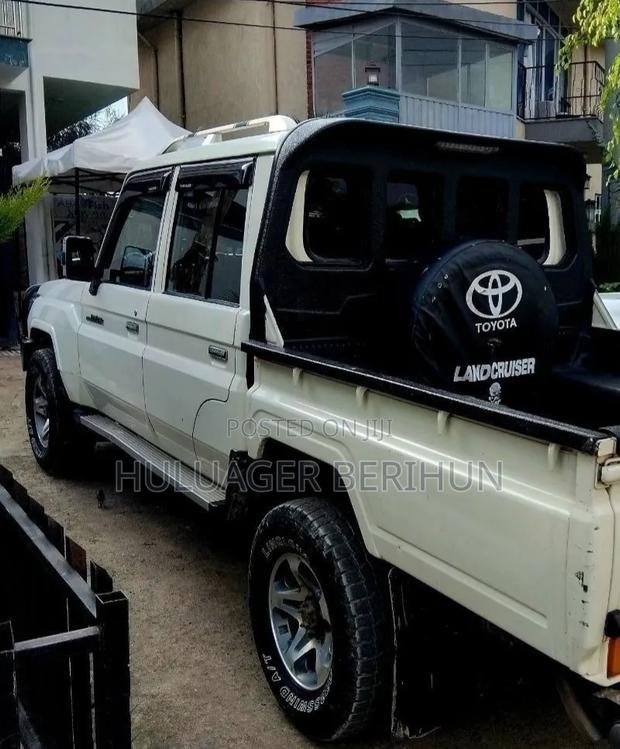 Toyota Land Cruiser 2018 White
