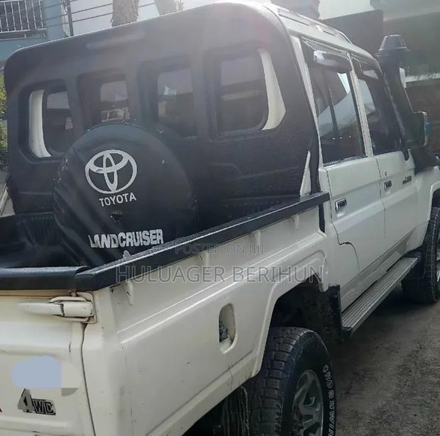 Toyota Land Cruiser 2018 White