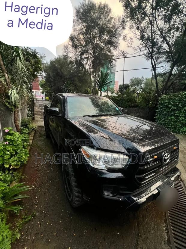 Toyota Tacoma 2017 Black