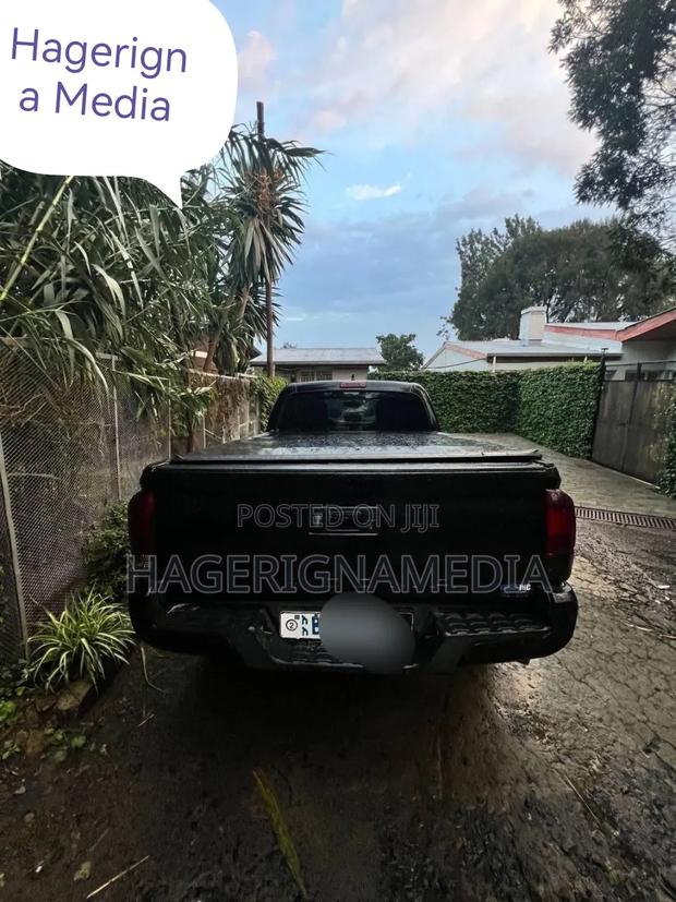 Toyota Tacoma 2017 Black