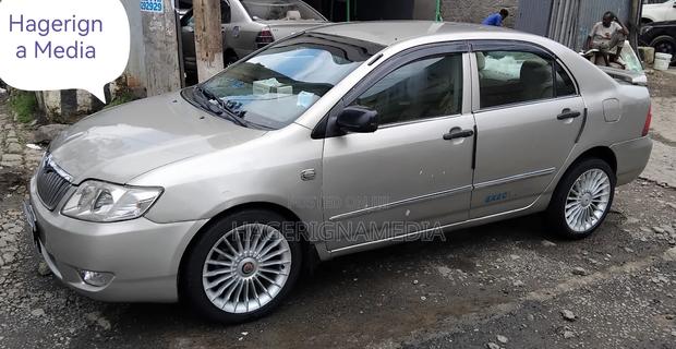 Toyota Corolla 2006 Gold