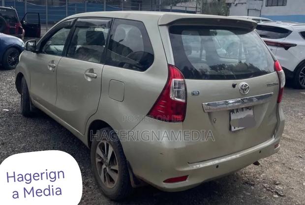 Toyota Avanza 2016 Gold