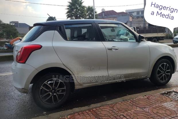 Suzuki Swift 2022 White