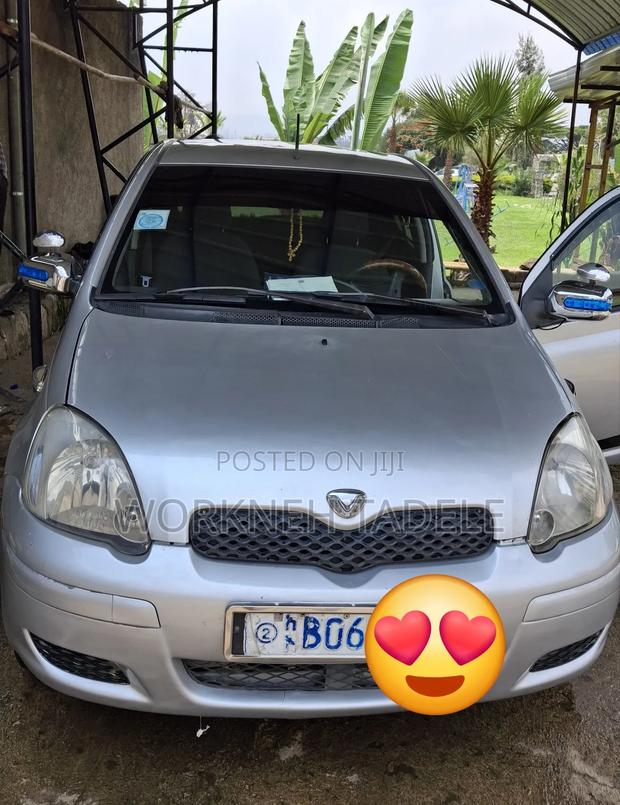Toyota Vitz 1.0 FWD 5dr 2002 Gray